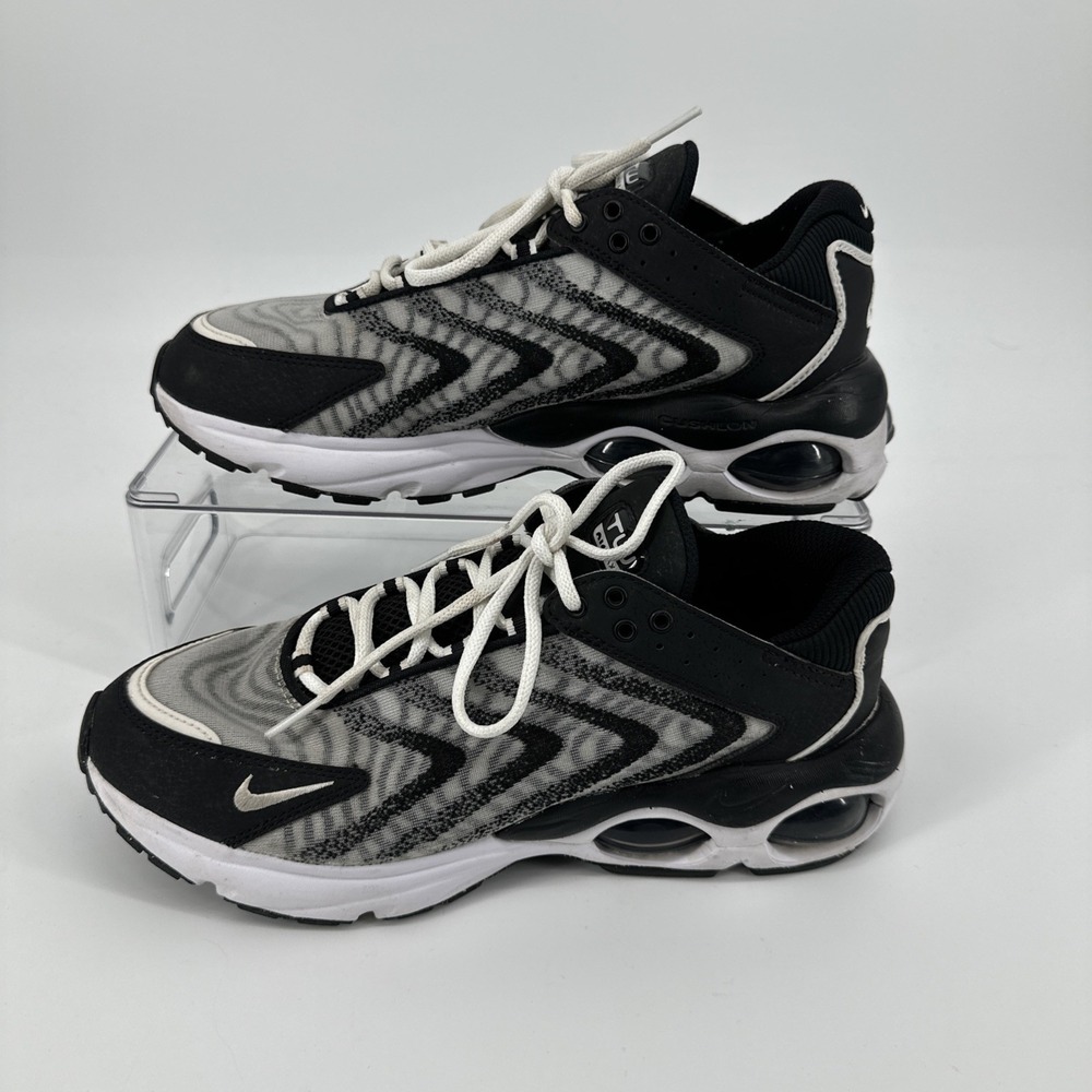 2022 Nike Air Max TW 'Black White' Men's Walking Shoes Size 9.5 DQ3984